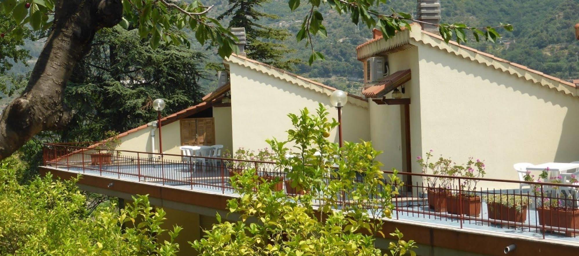 Residence Green Park Ventimiglia Exterior photo